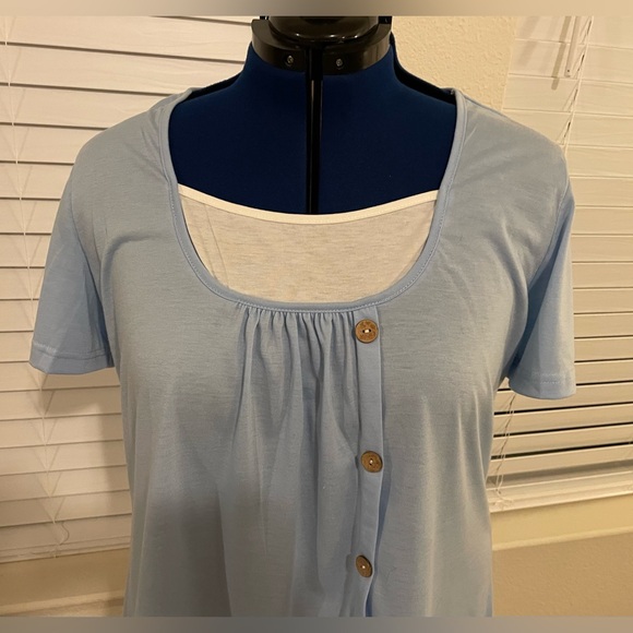 Plus Size Women's Plus Colorblock Short Sleeve Round Neck - Buttons - Picture 4 of 4